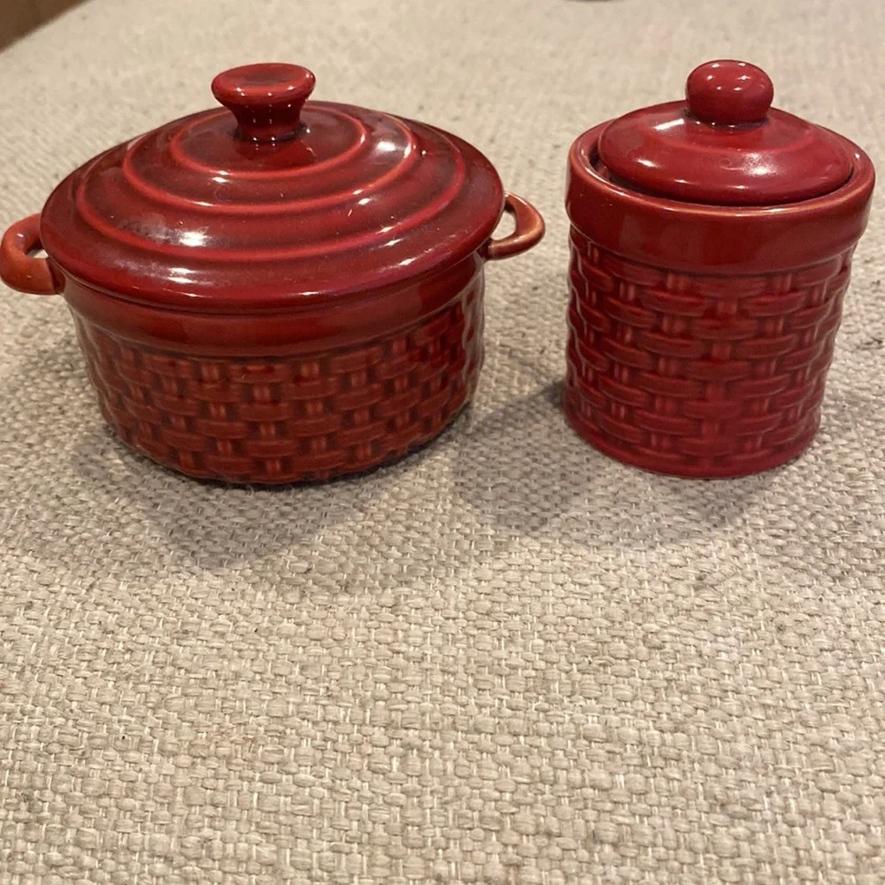 NWOT Pier 1 Burgundy Basket Weave Stoneware Ramekin & Mini Cup 2pc